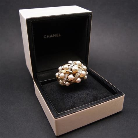 bague perle et diamant chanel|Bagues en or et diamant .